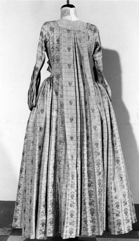 abito femminile - manifattura Italia settentrionale (prima metà sec. XVIII)