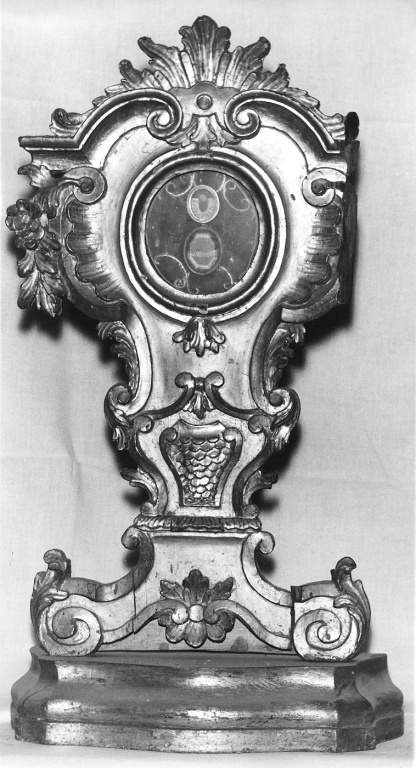 motivi decorativi vegetali e a volute (reliquiario - a ostensorio) - bottega laziale (sec. XVII)