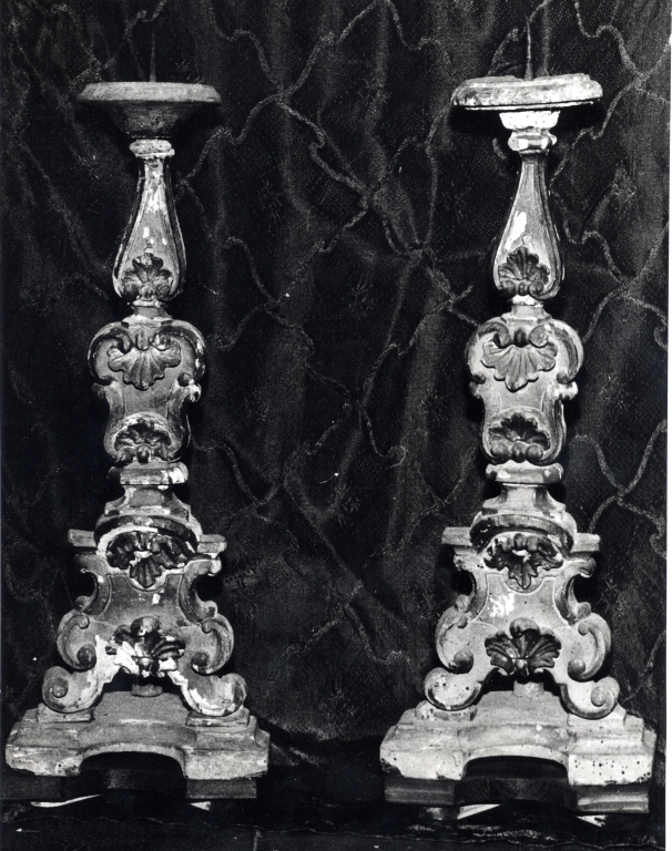 candelabro da chiesa, coppia - bottega Italia centrale (sec. XVIII)