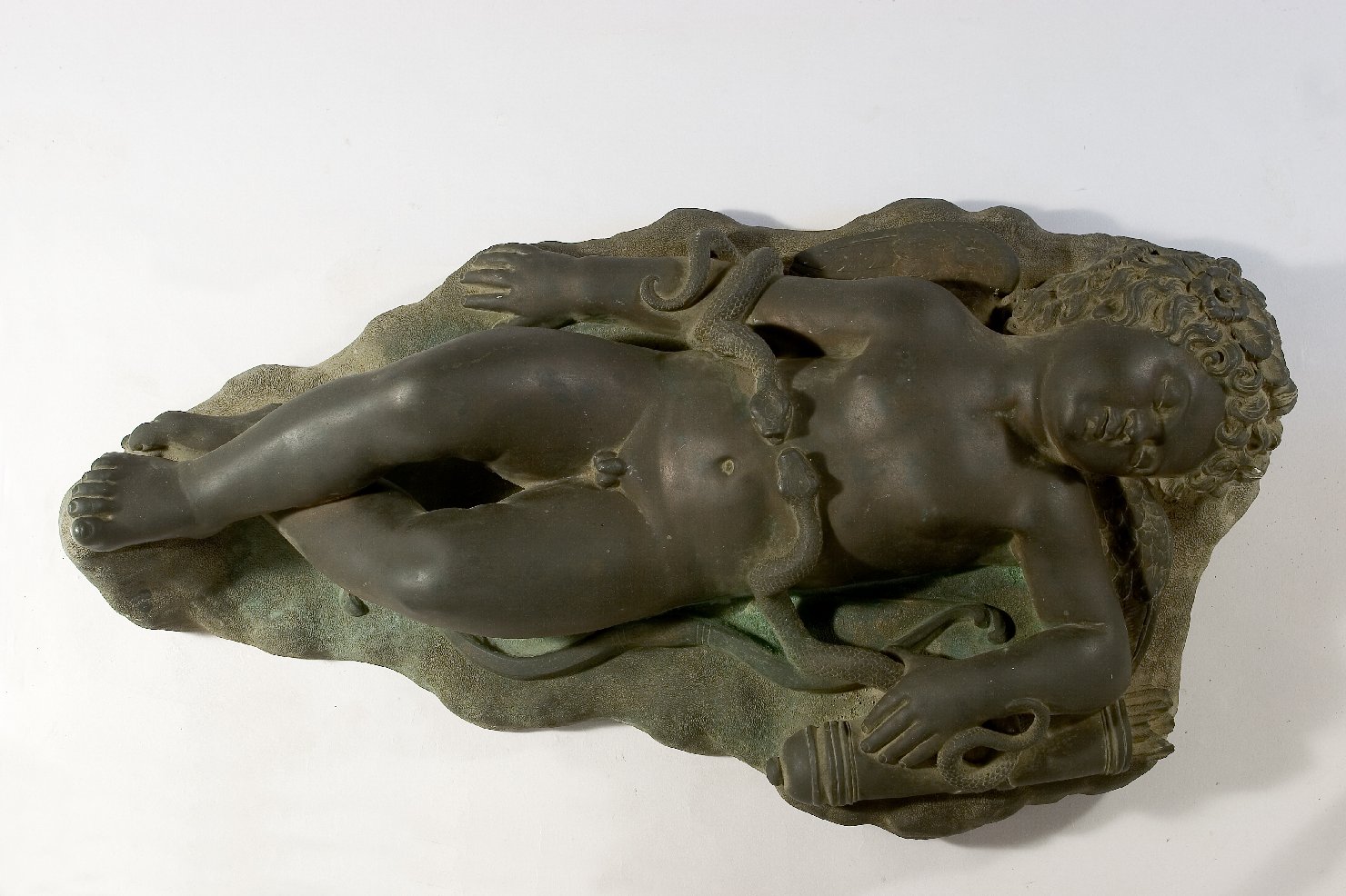 Cupido dormiente (rilievo, opera isolata) di Bellavite Giovanni (attribuito) (sec. XVIII)