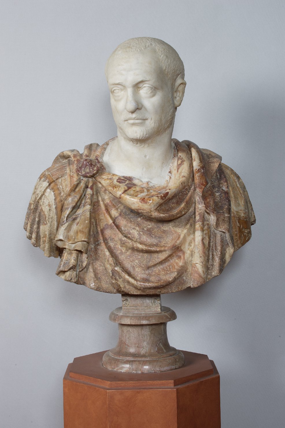 Ritratto virile (busto, opera isolata) - arte romana (metà sec. III)