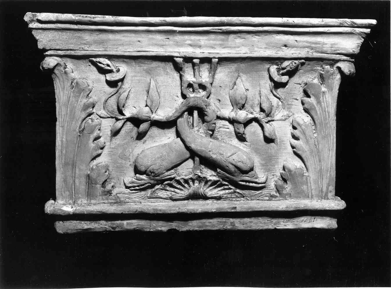 delfini (capitello, opera isolata) - ambito italiano (sec. XX)