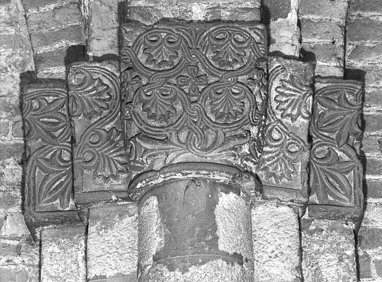 capitello composito, opera isolata - bottega lombarda (inizio, seconda metà sec. XII, sec. XIX)