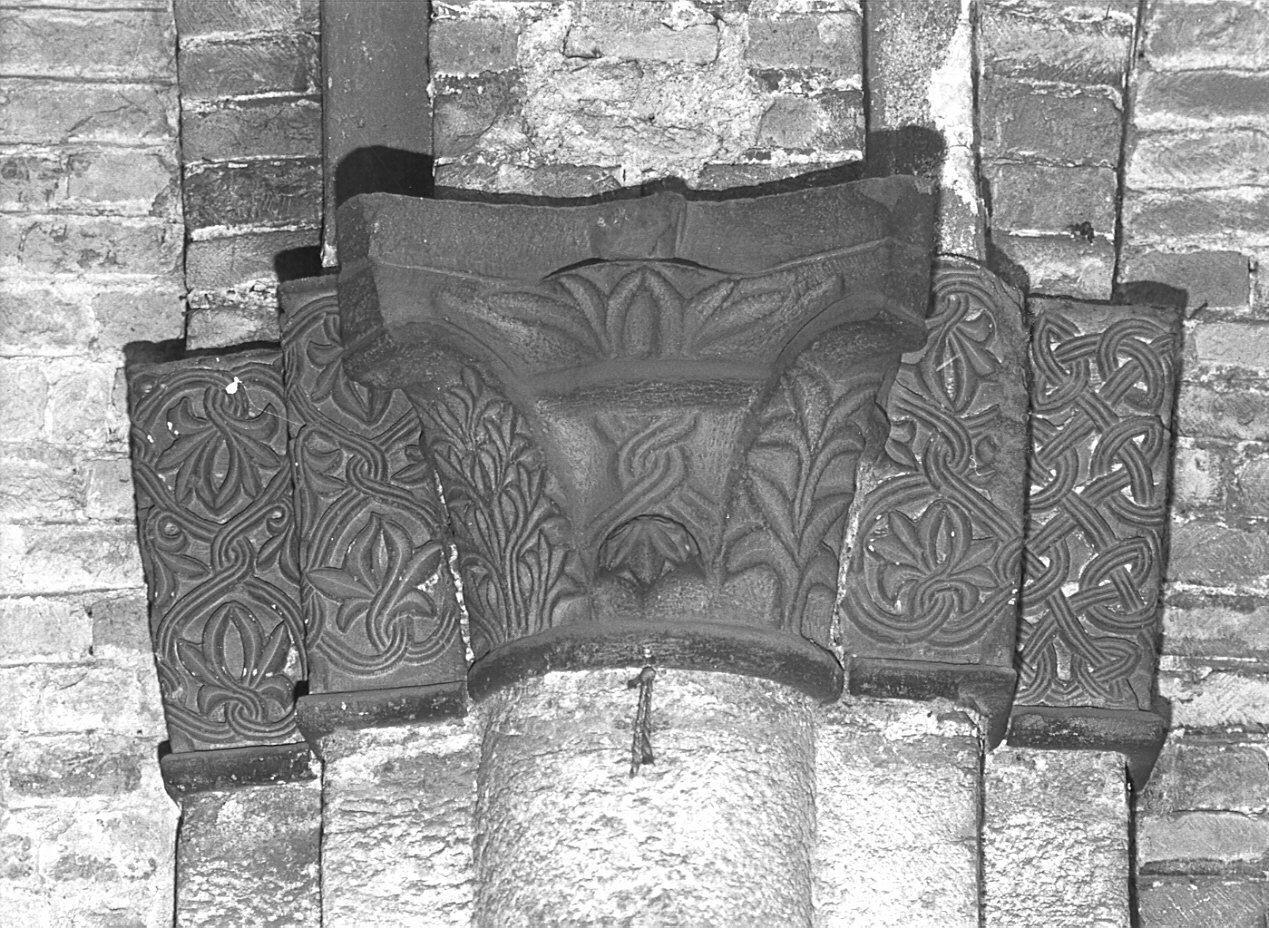 capitello composito, opera isolata - bottega lombarda (inizio sec. XII)