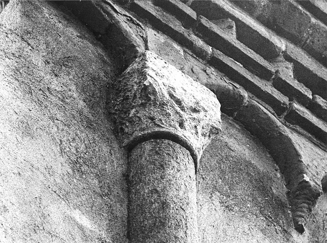 semicapitello, opera isolata - bottega lombarda (sec. XII)