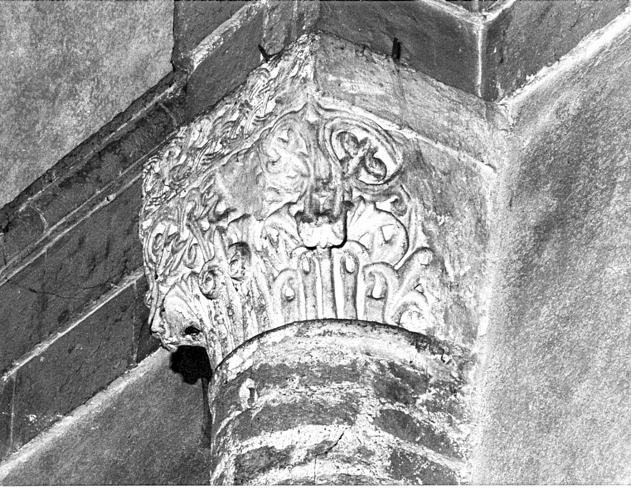 capitello, opera isolata - bottega lombarda (sec. XII)