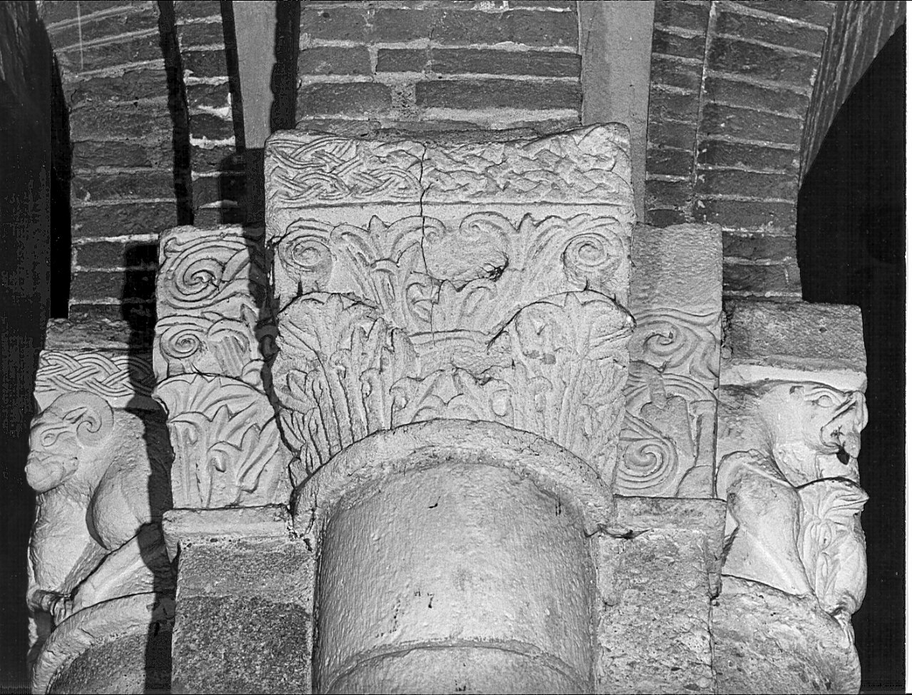 capitello di pilastro, serie - bottega lombarda (sec. XII)