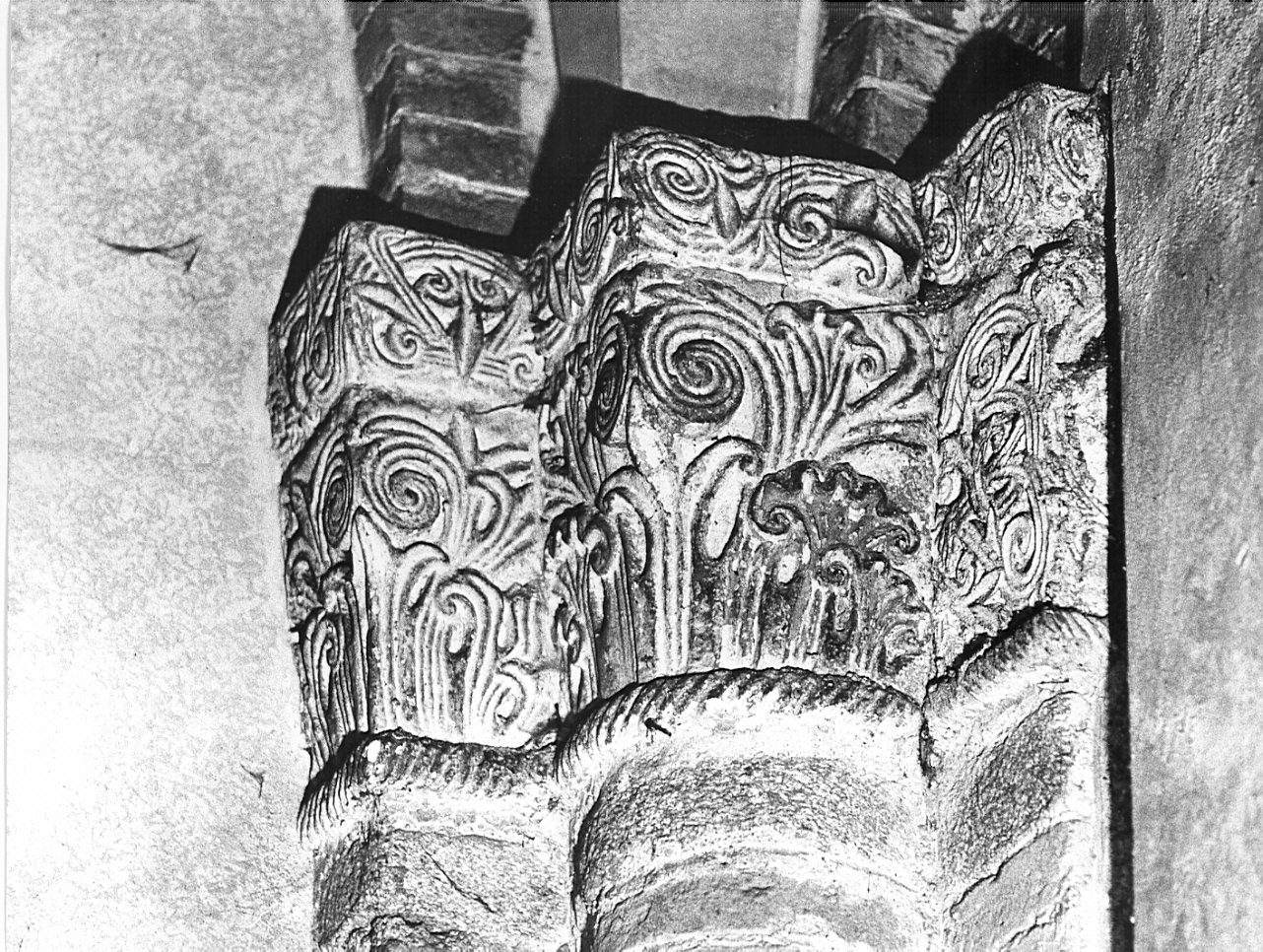 capitello, serie - bottega lombarda (sec. XII)