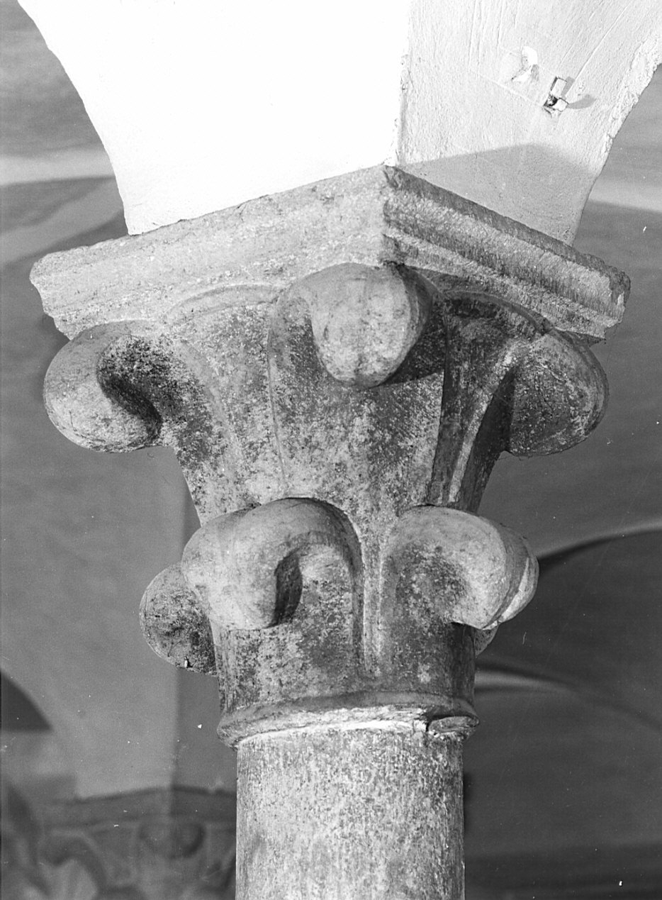 capitello, opera isolata - bottega lombarda (sec. XIII, sec. XVI)