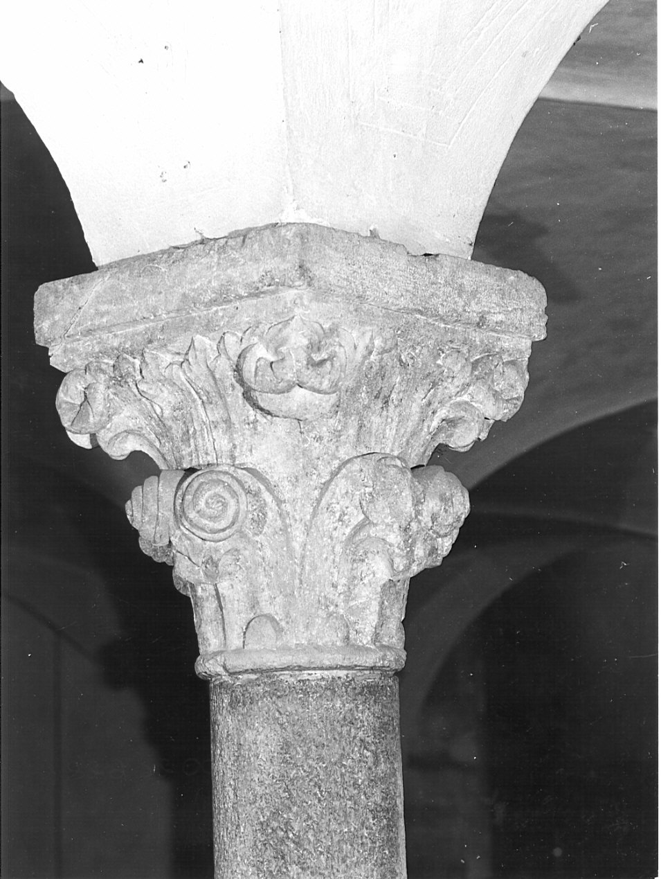 capitello, opera isolata - bottega lombarda (sec. XIII, sec. XVI)