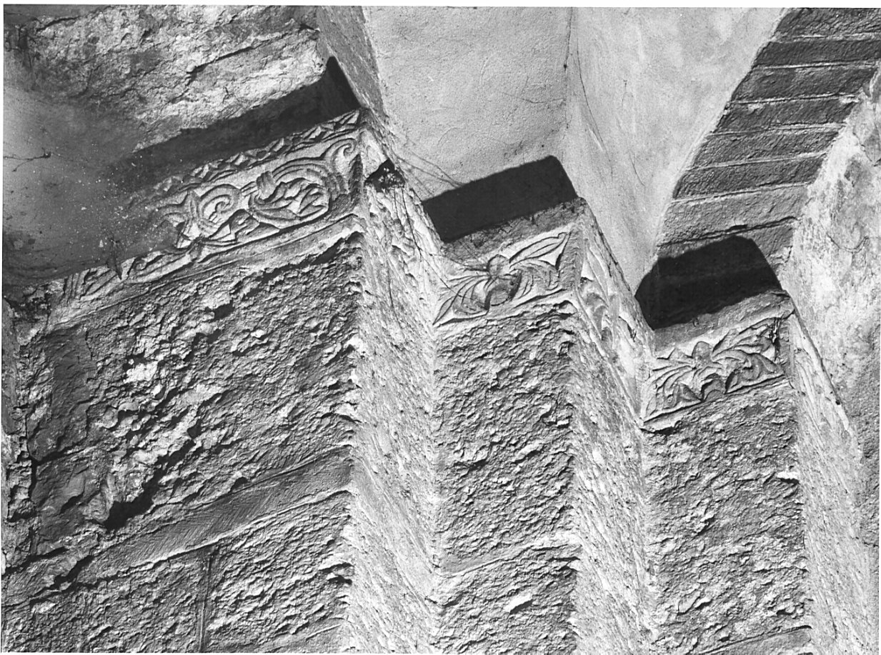 motivi decorativi vegetali (abaco di capitello, opera isolata) - bottega lombarda (sec. XII)