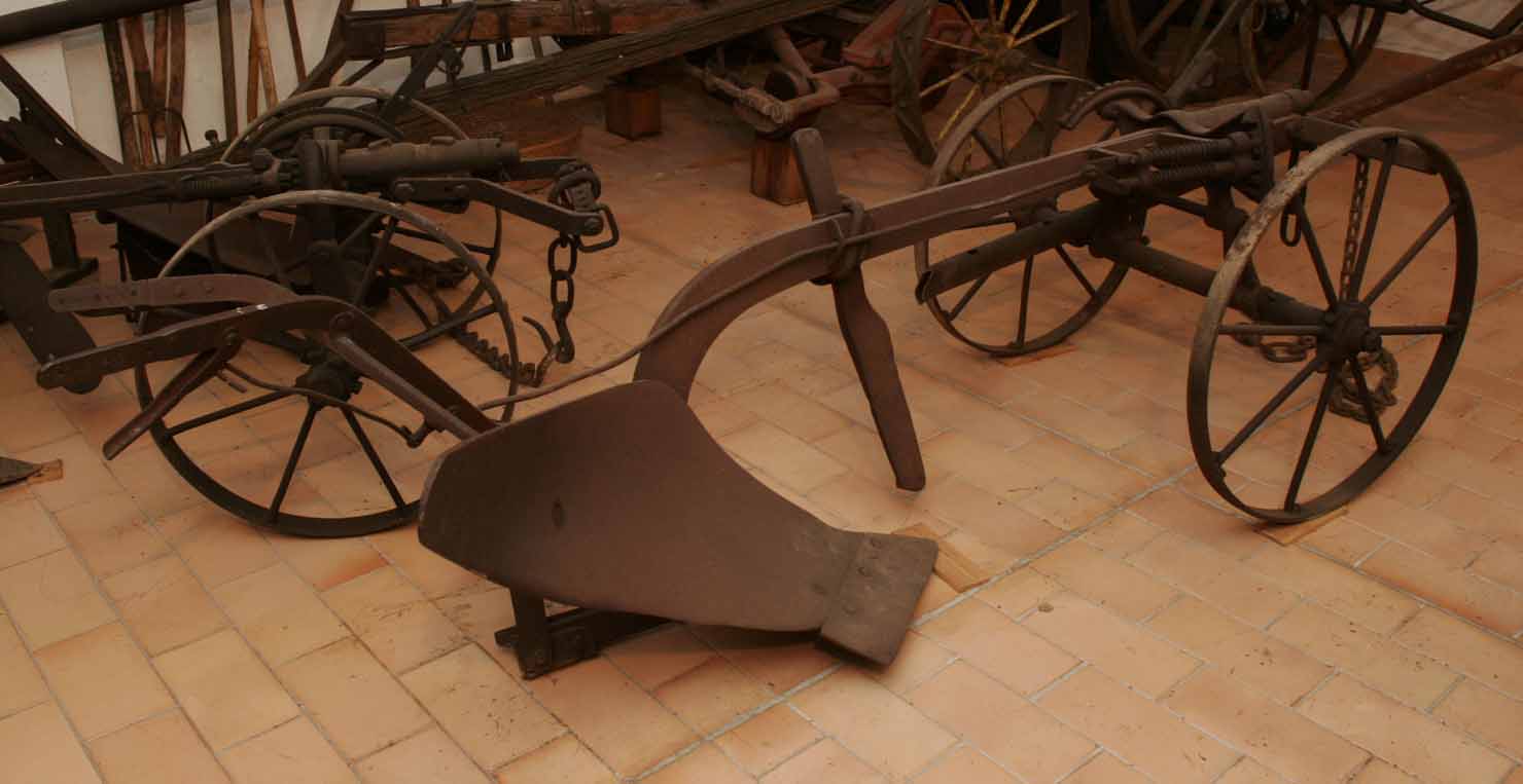 aratro a due ruote - produzione marchigiana (secc. XIX/ XX)