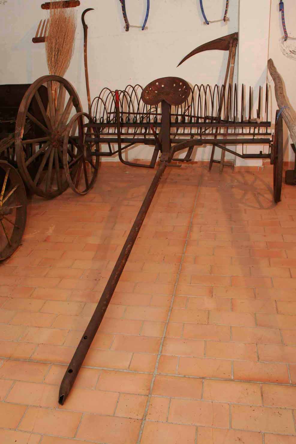 rastrello meccanico - produzione marchigiana (secc. XIX/ XX)