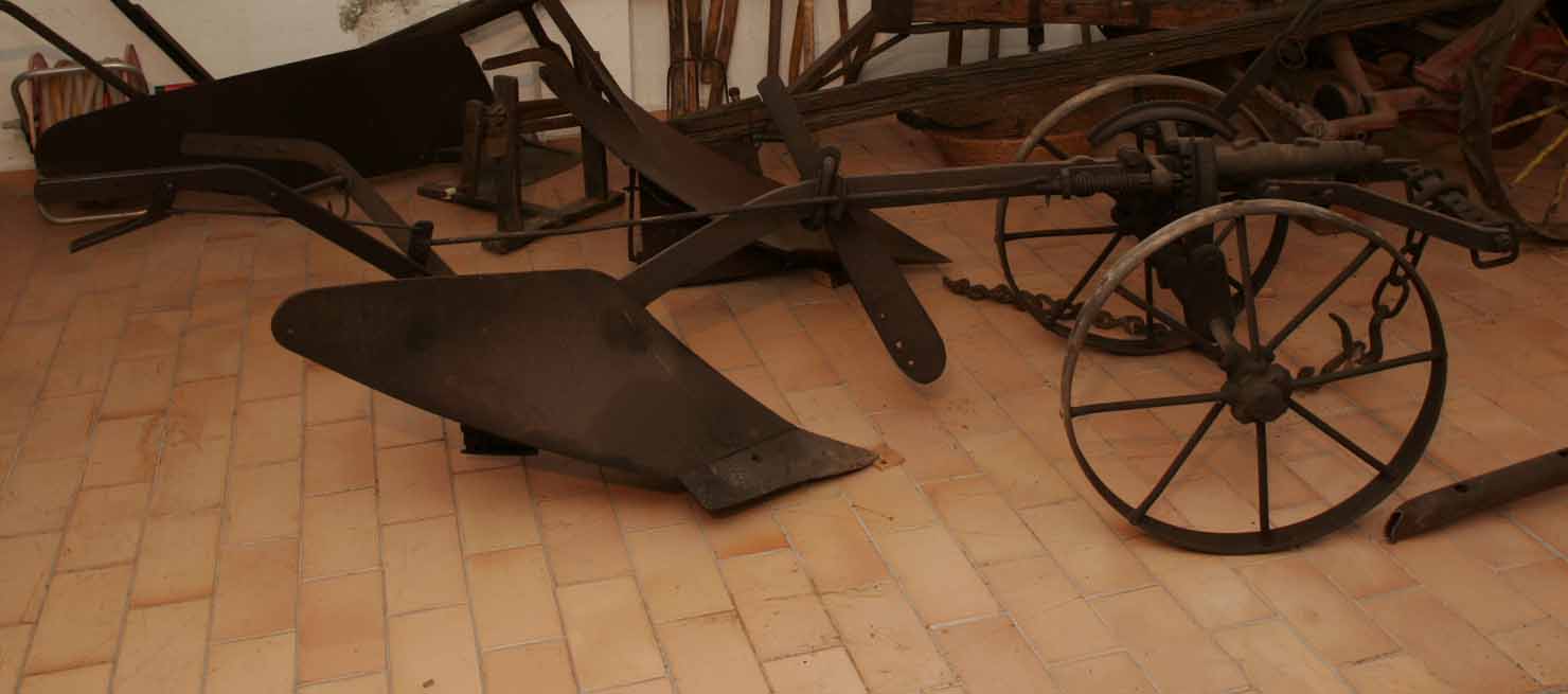 aratro a due ruote - produzione marchigiana (secc. XIX/ XX)