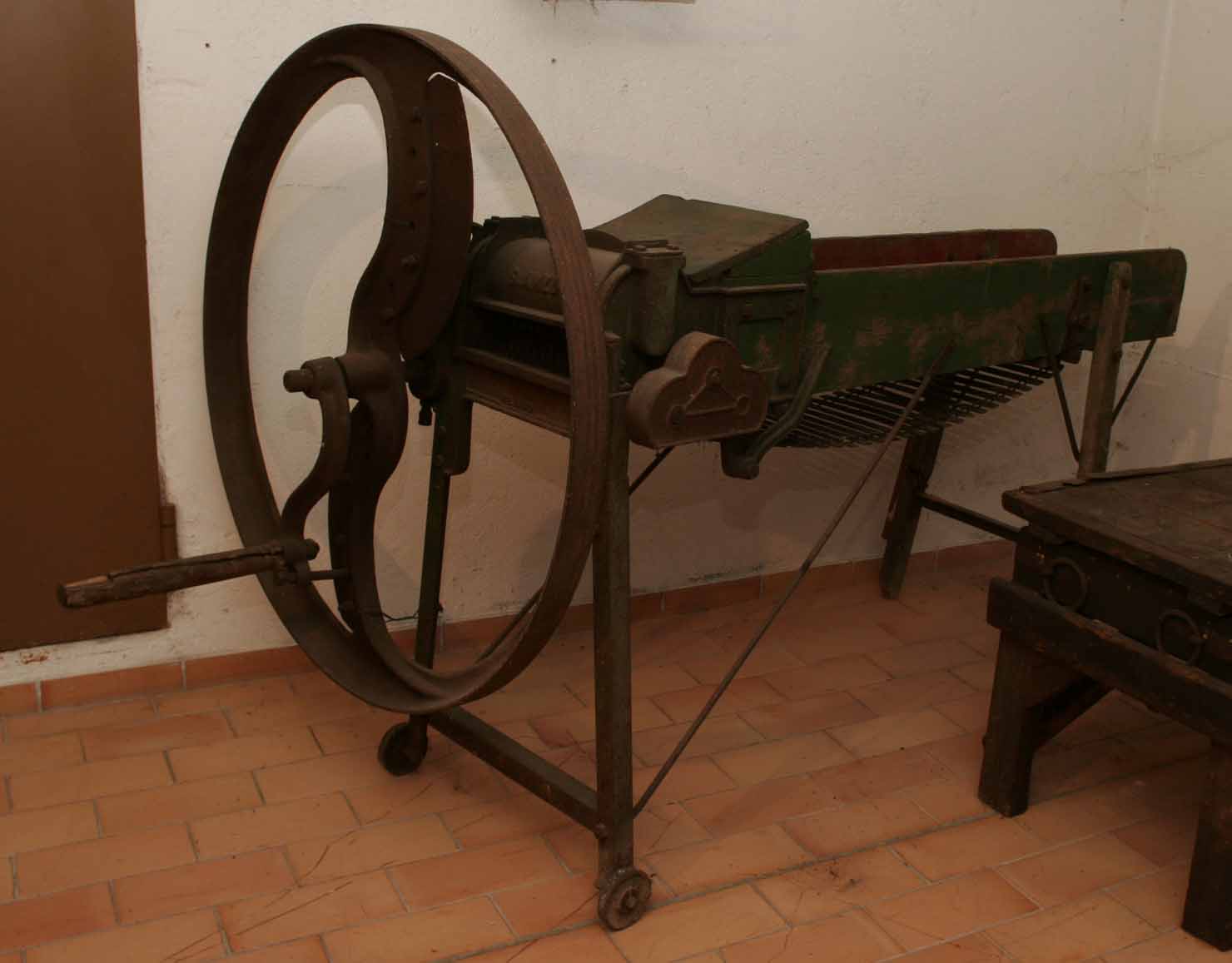 trinciaforaggi a mano - produzione marchigiana (secc. XIX/ XX)