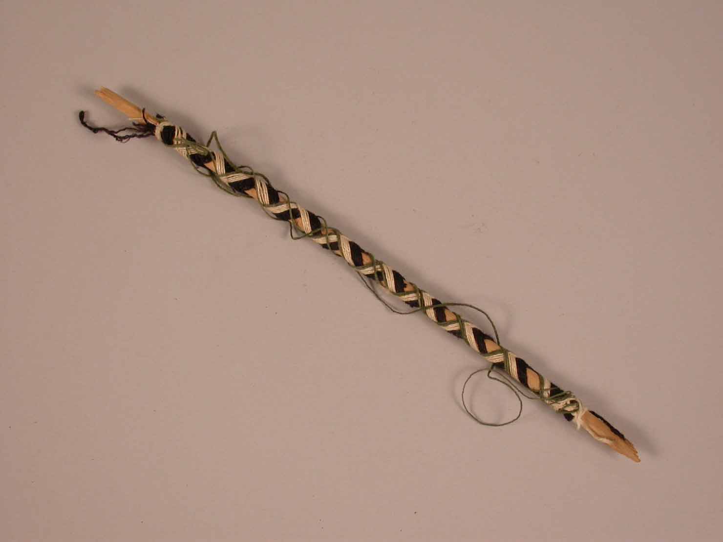 spola con filo, strumento da laboratorio - manifattura conventuale (sec. XIX)