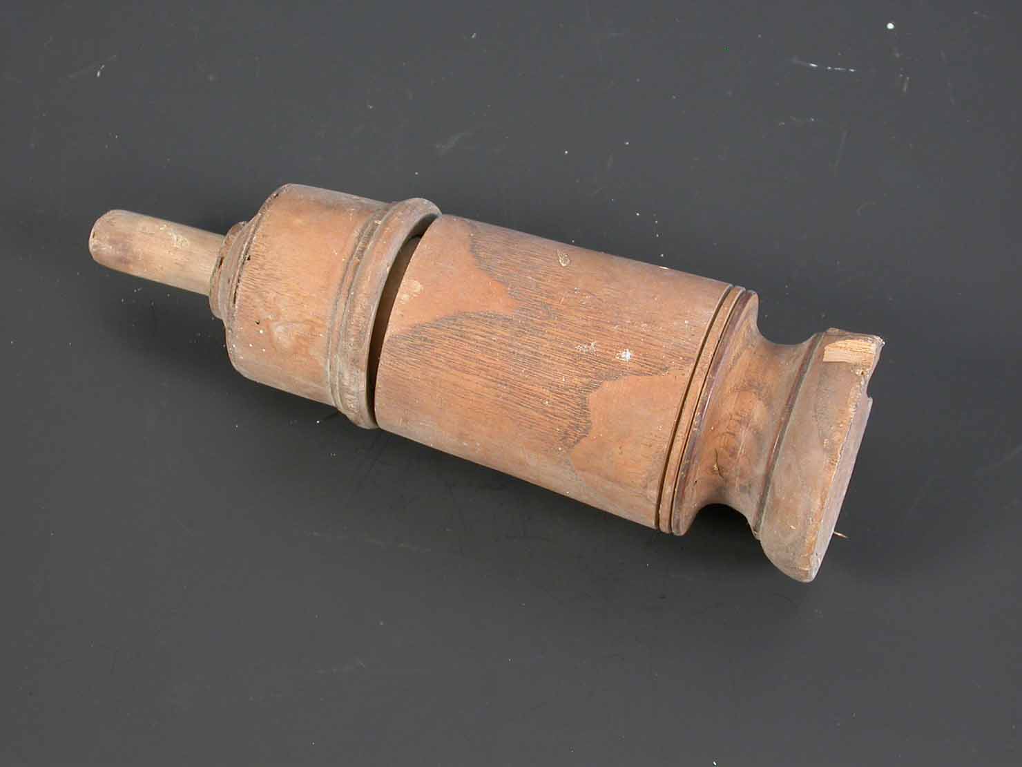 tappabottiglie - produzione marchigiana (sec. XX prima metà)