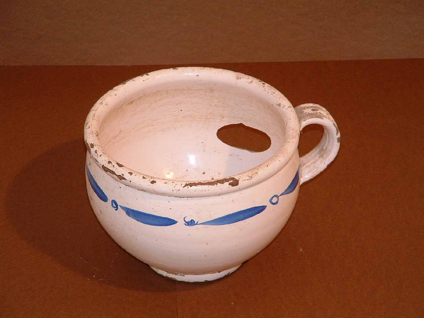 vaso da notte - produzione marchigiana (secc. XIX/ XX)