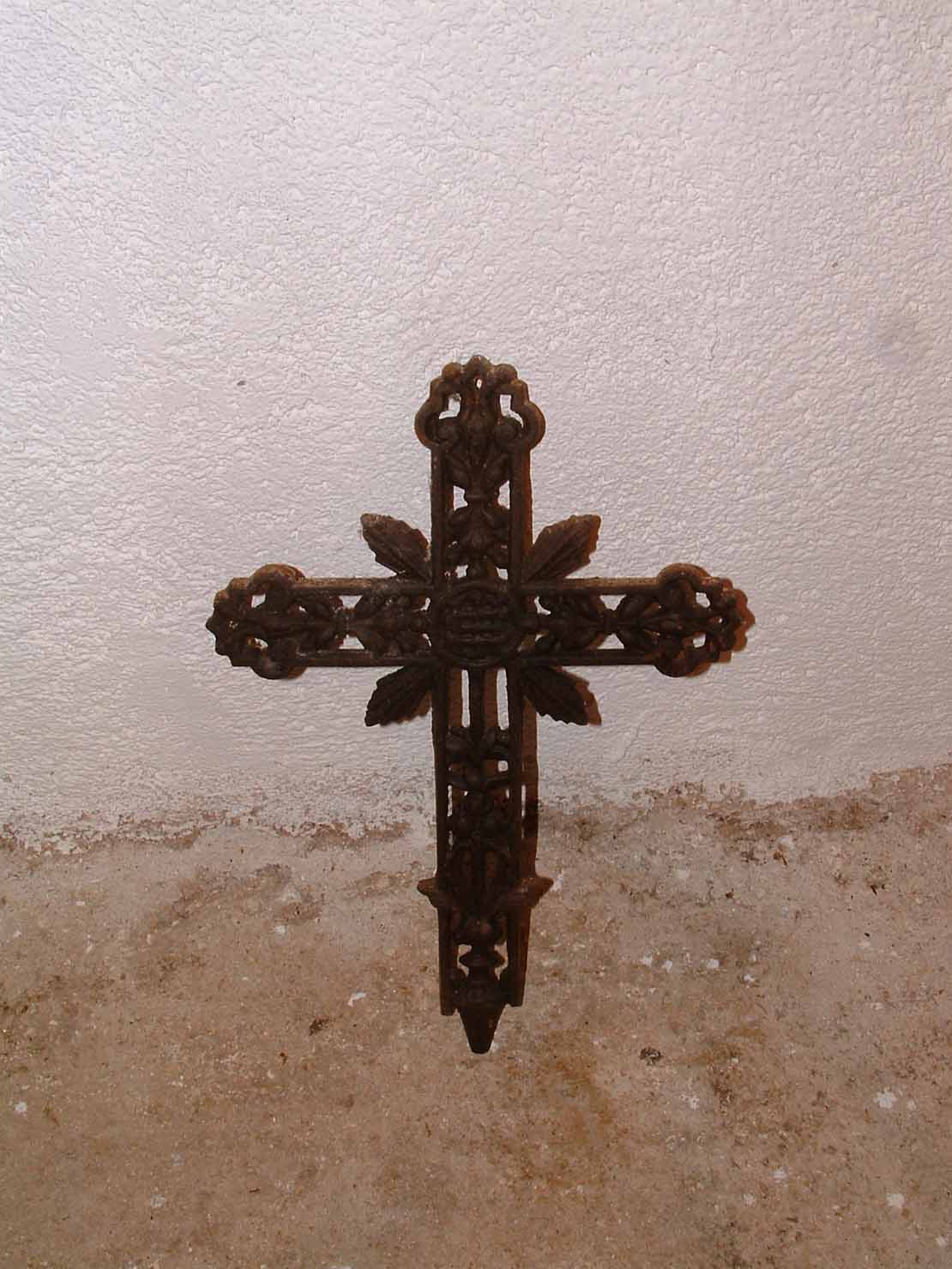 croce cimiteriale - produzione marchigiana (secc. XIX/ XX)