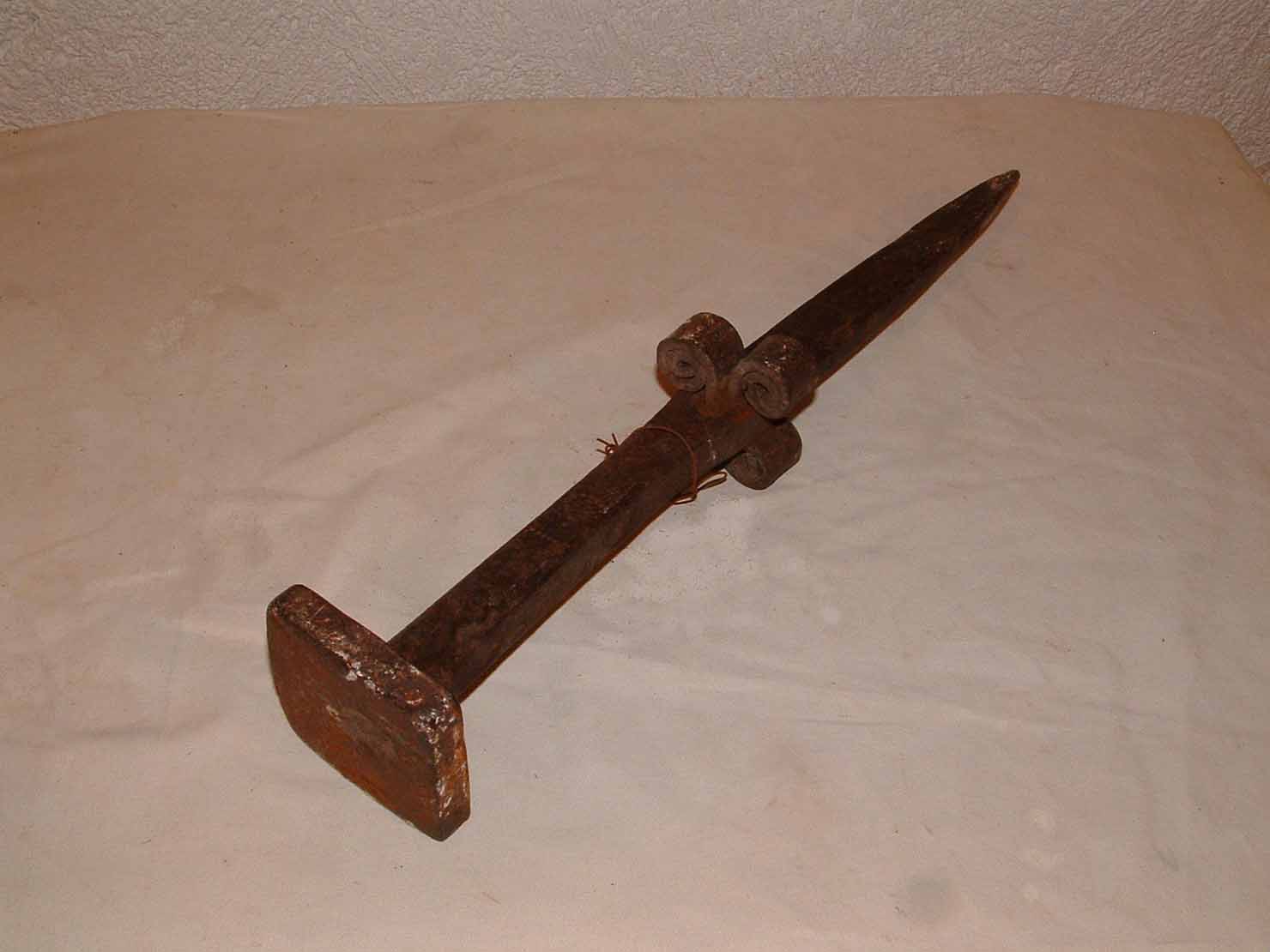 incudine da falce - produzione marchigiana (secc. XIX/ XX)