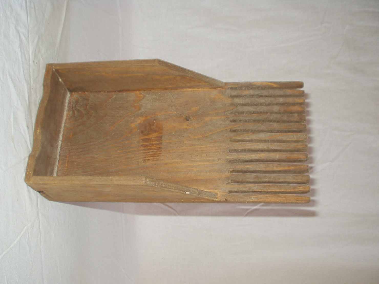 raccoglitore per camomilla - produzione marchigiana (secc. XIX/ XX)