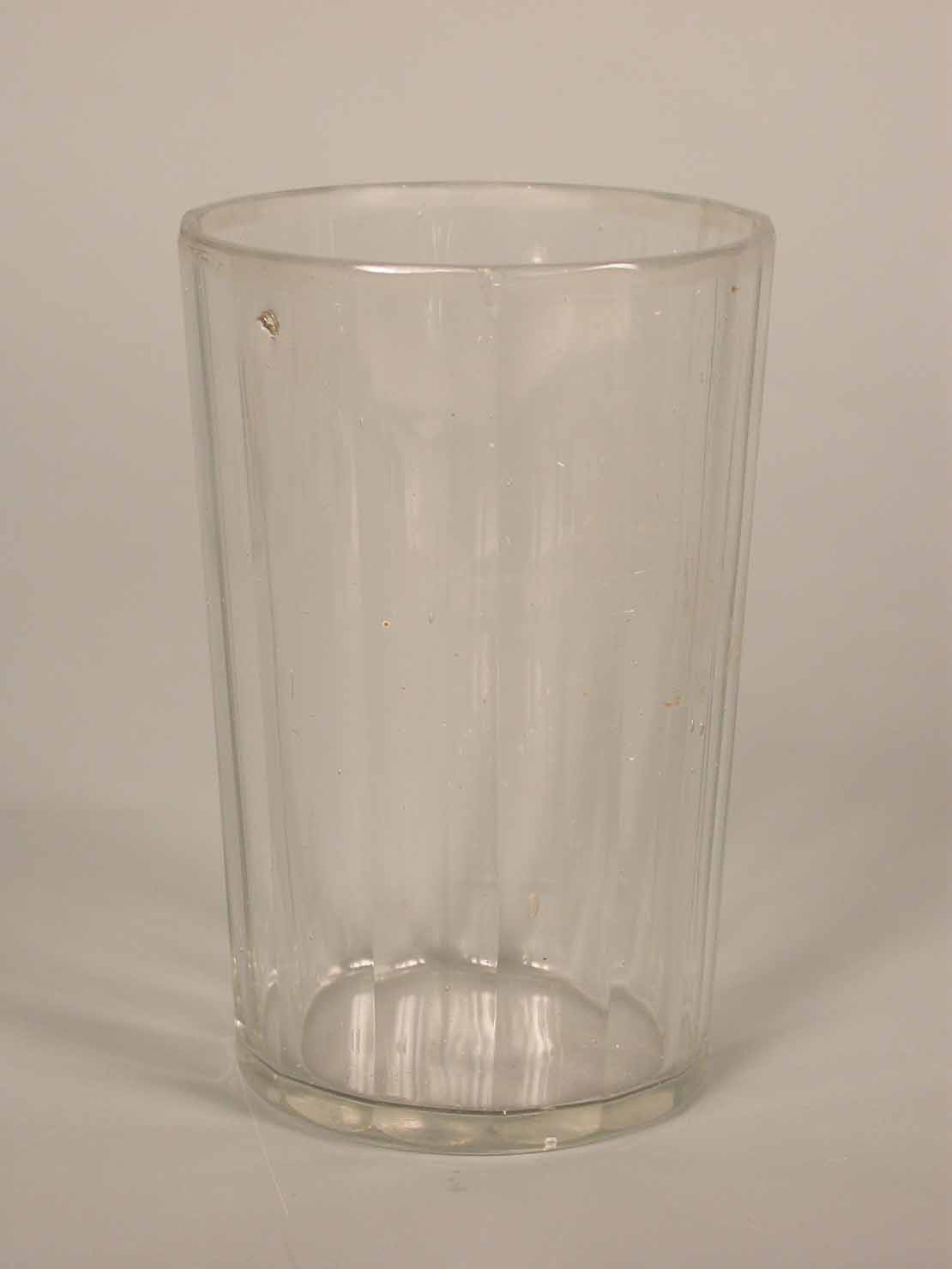 bicchiere, utensile da spezieria - bottega marchigiana (secc. XVIII/ XIX)