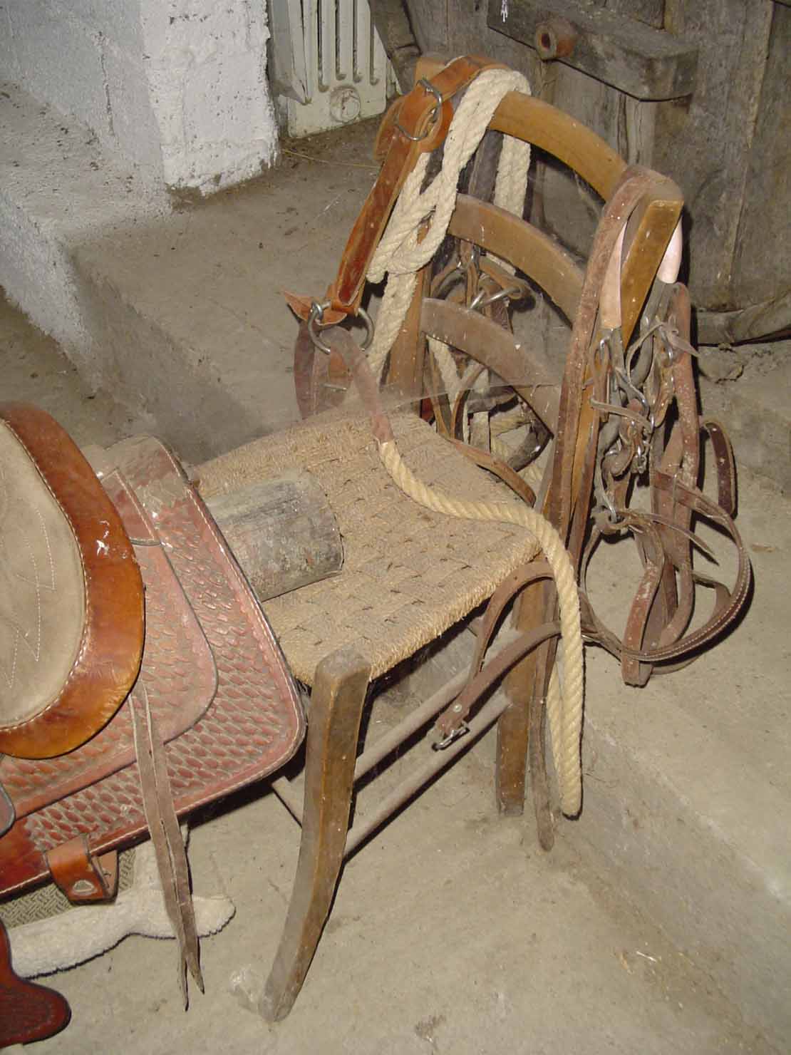 sedia - produzione marchigiana (sec. XX prima metà)