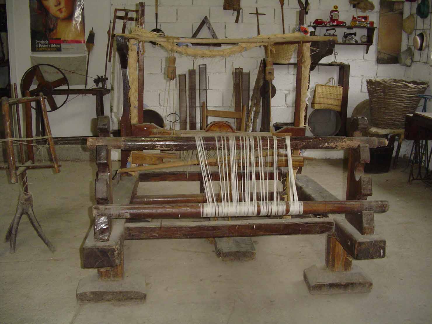 telaio - produzione marchigiana (sec. XX inizio)