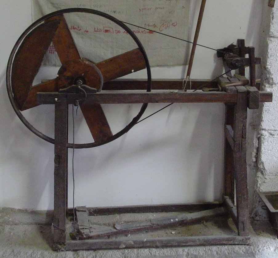 filatoio a pedale - produzione marchigiana (sec. XX inizio)