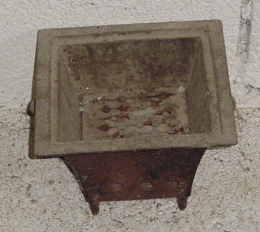 fornelletto da camino - produzione marchigiana (sec. XX inizio)