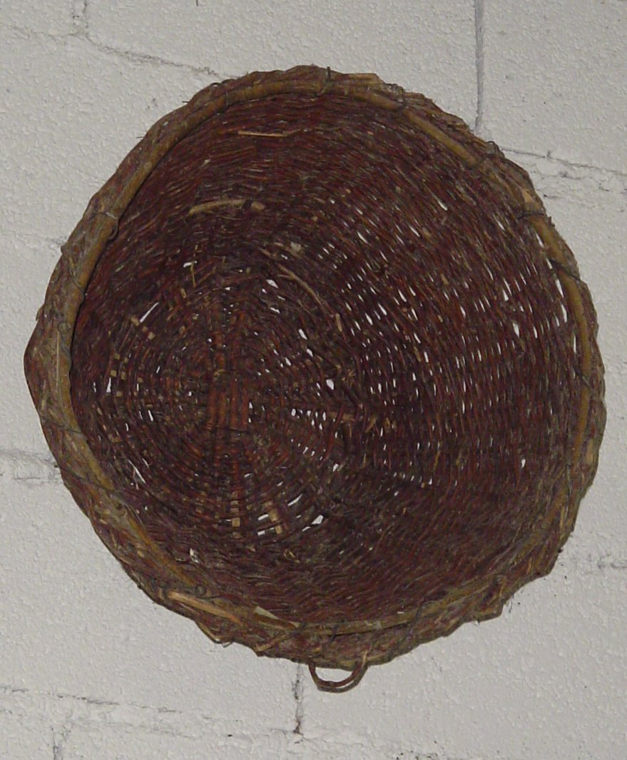 cesto - produzione marchigiana (sec. XX prima metà)