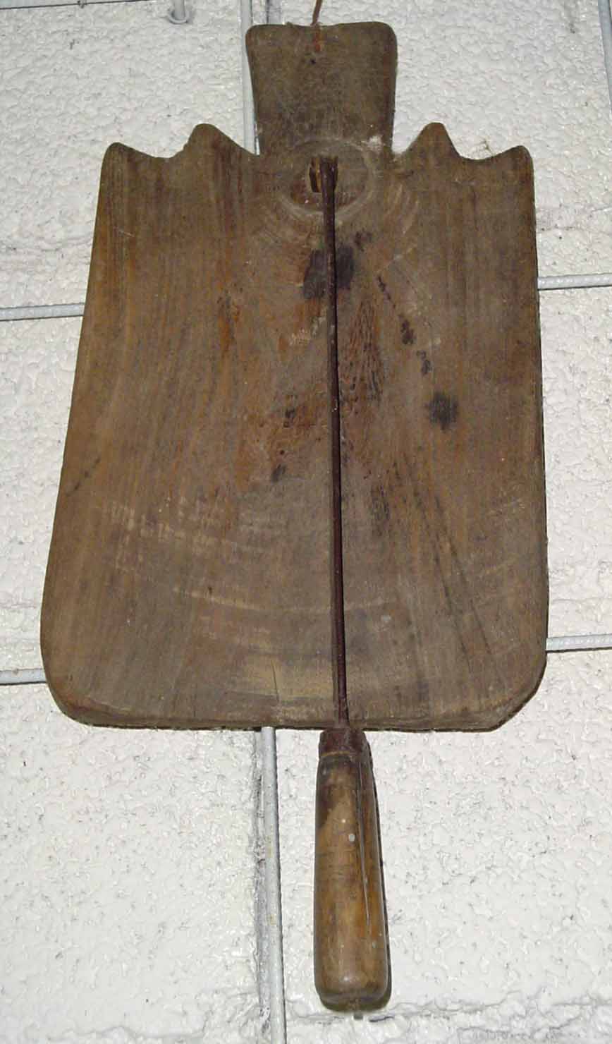 tavola battilardo - produzione marchigiana (sec. XX prima metà)