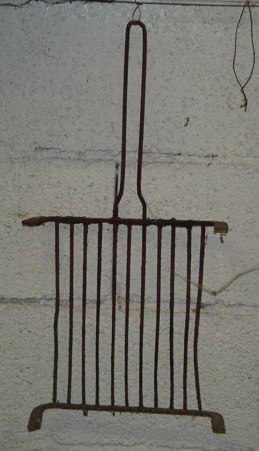 graticola - produzione marchigiana (sec. XX prima metà)