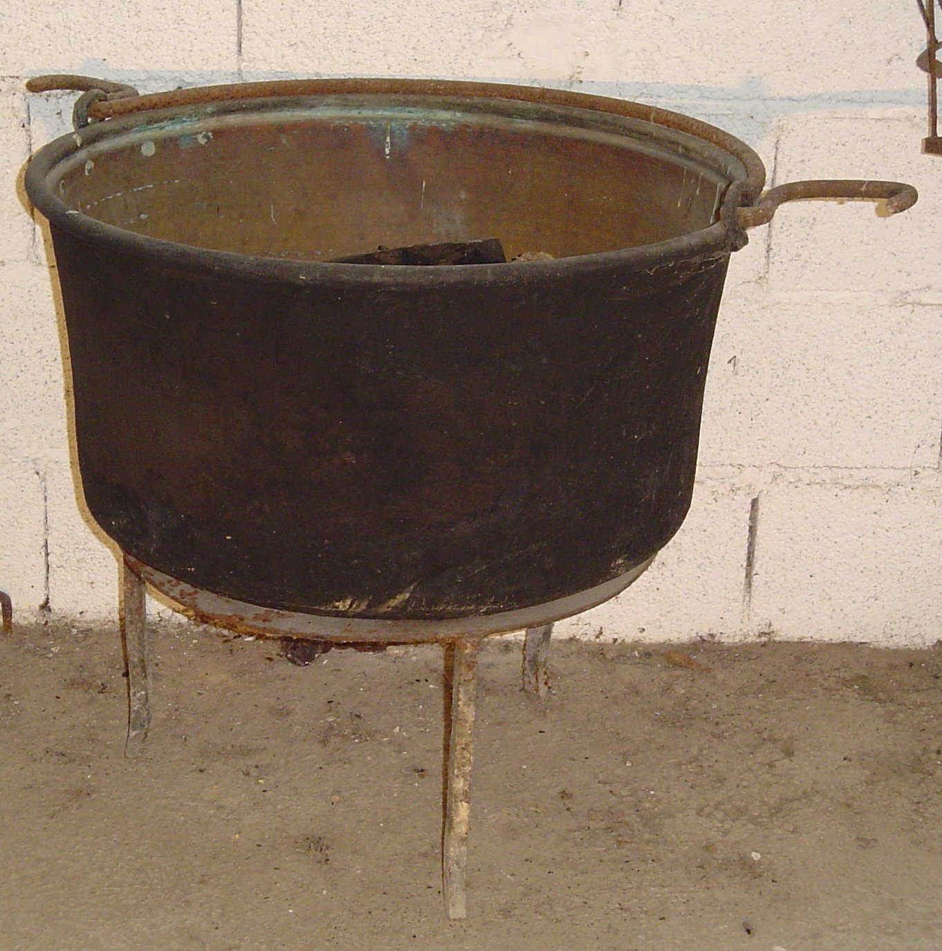 caldaio - produzione marchigiana (sec. XX prima metà)