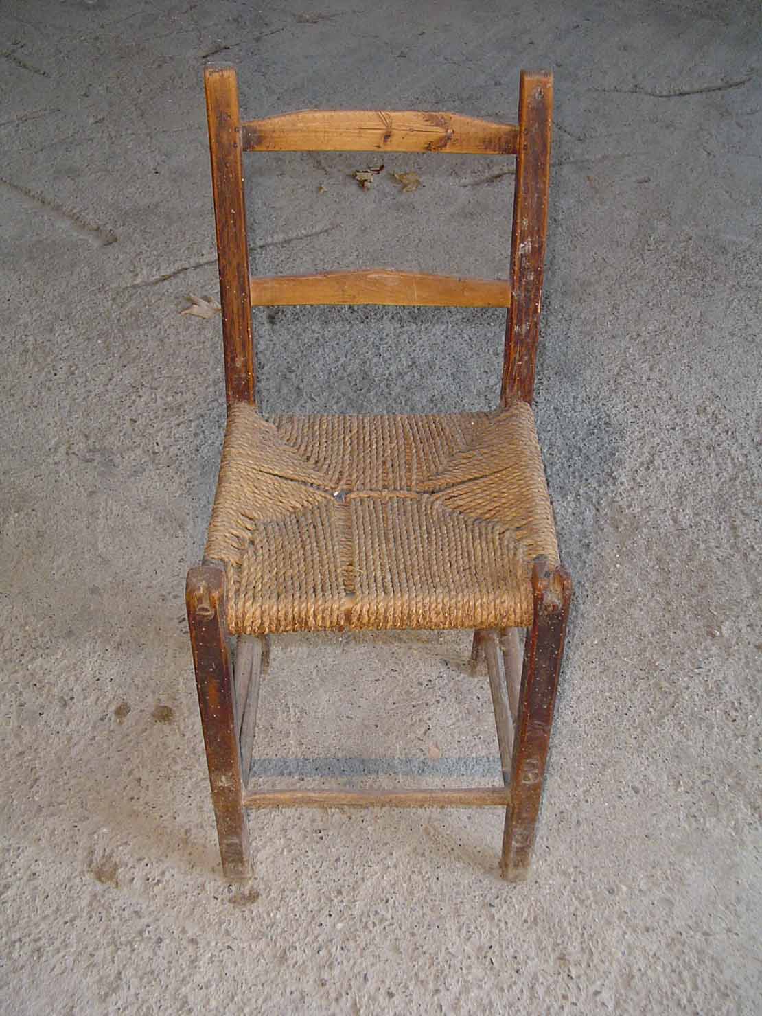 sedia - produzione marchigiana (sec. XX prima metà)