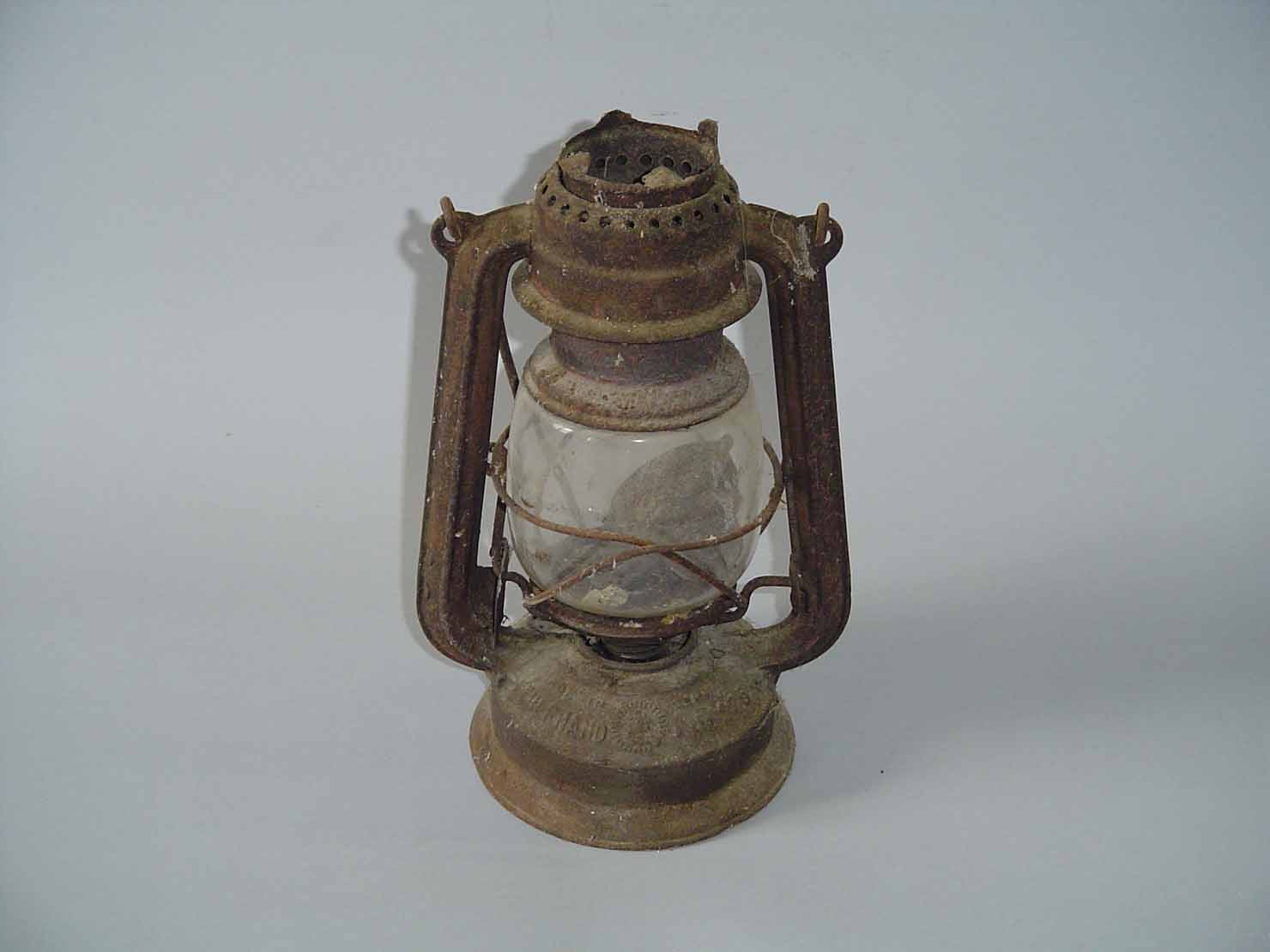 lanterna ad olio - produzione marchigiana (sec. XX inizio)