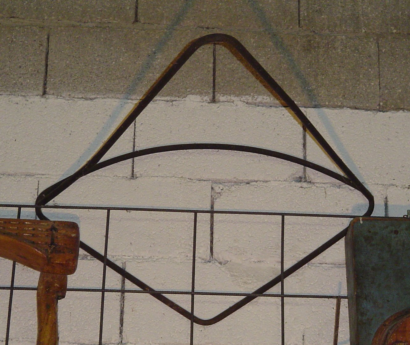 supporto da camino - produzione marchigiana (sec. XX prima metà)