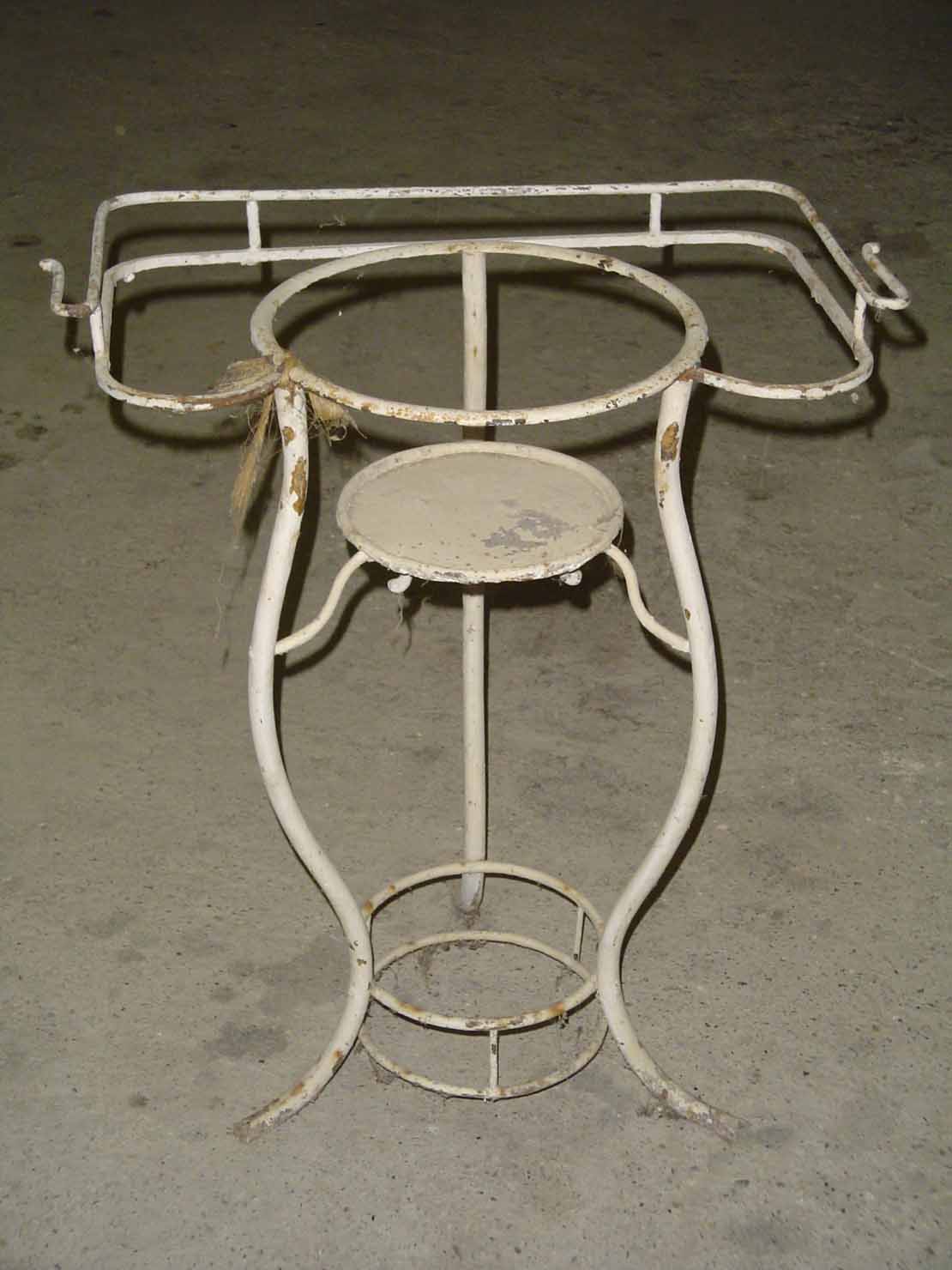 struttura per set da toletta - produzione marchigiana (sec. XX prima metà)