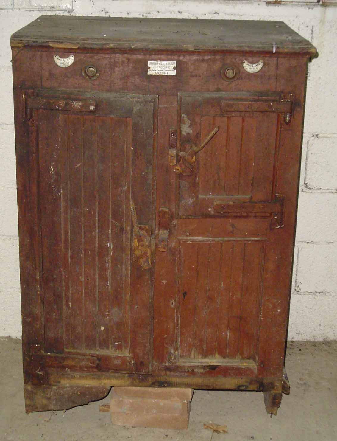 ghiacciaia - produzione marchigiana (sec. XX prima metà)