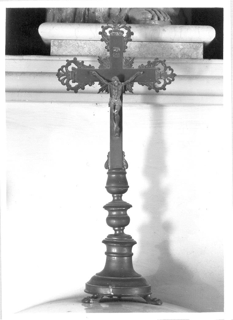croce d'altare - bottega marchigiana (inizio sec. XIX)