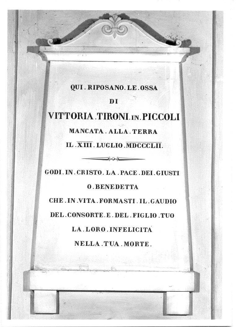 lapide tombale - bottega marchigiana (sec. XIX)