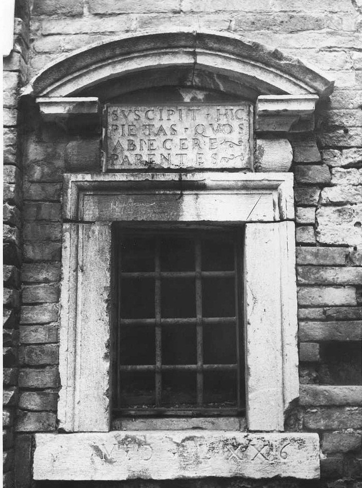 mostra di finestra - bottega marchigiana (sec. XVI)