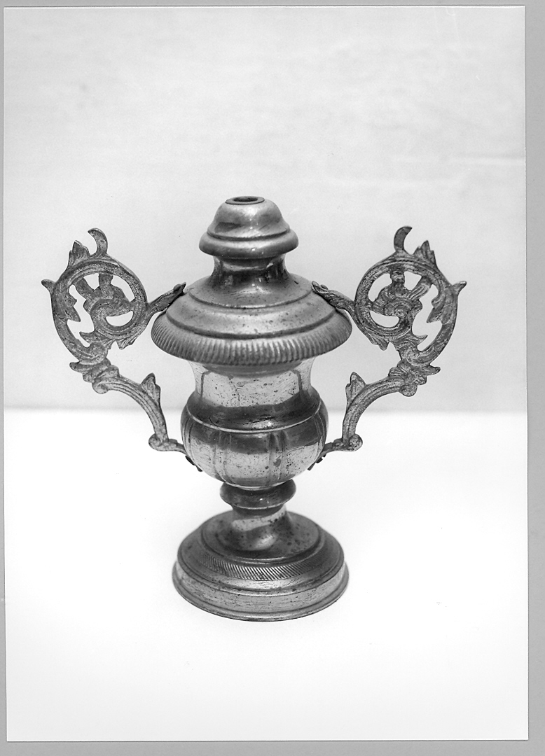 vaso d'altare con composizione floreale - bottega marchigiana (fine/inizio secc. XIX/ XX)