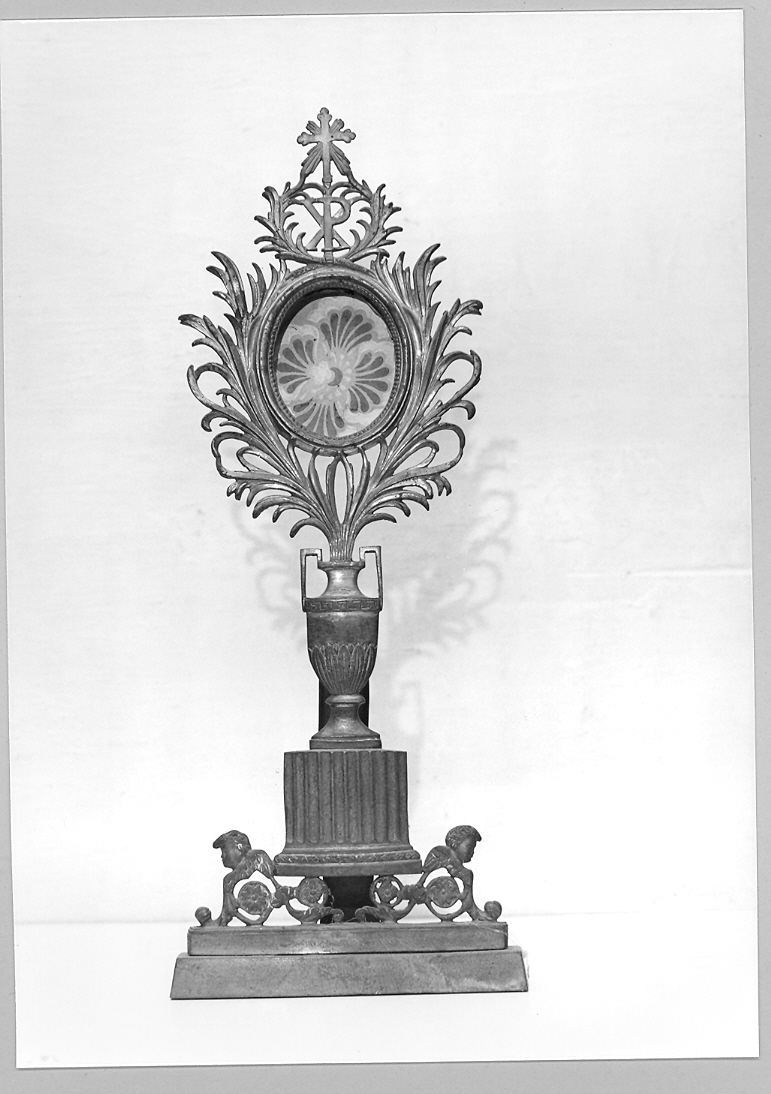 vaso d'altare con composizione floreale - bottega marchigiana (primo quarto sec. XX)