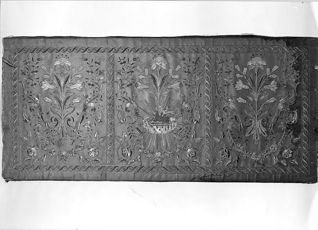 paliotto - manifattura marchigiana (fine/inizio secc. XVIII/ XIX)