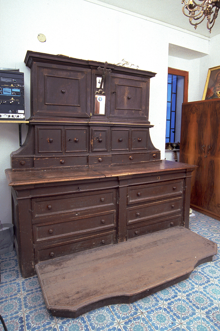mobile da sacrestia - bottega marchigiana (sec. XVIII)