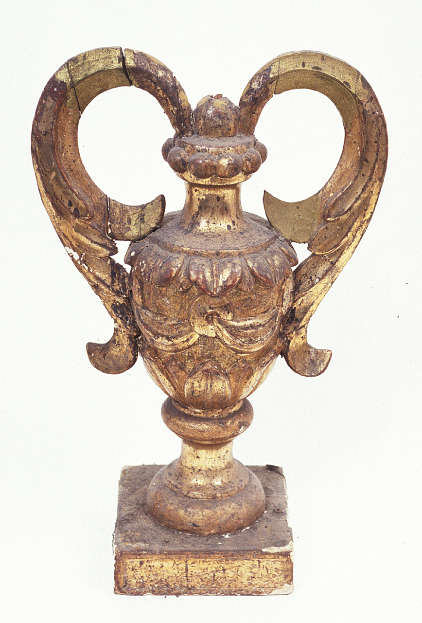 vaso d'altare con composizione floreale, coppia - bottega marchigiana (seconda metà sec. XIX)