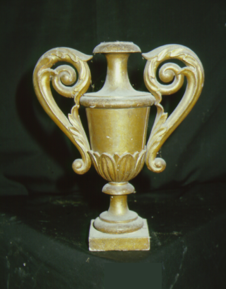 vaso d'altare con composizione floreale, serie - bottega marchigiana (metà sec. XIX)