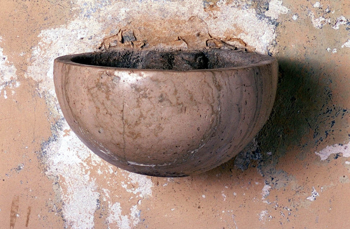 acquasantiera da parete - bottega marchigiana (seconda metà sec. XIX)