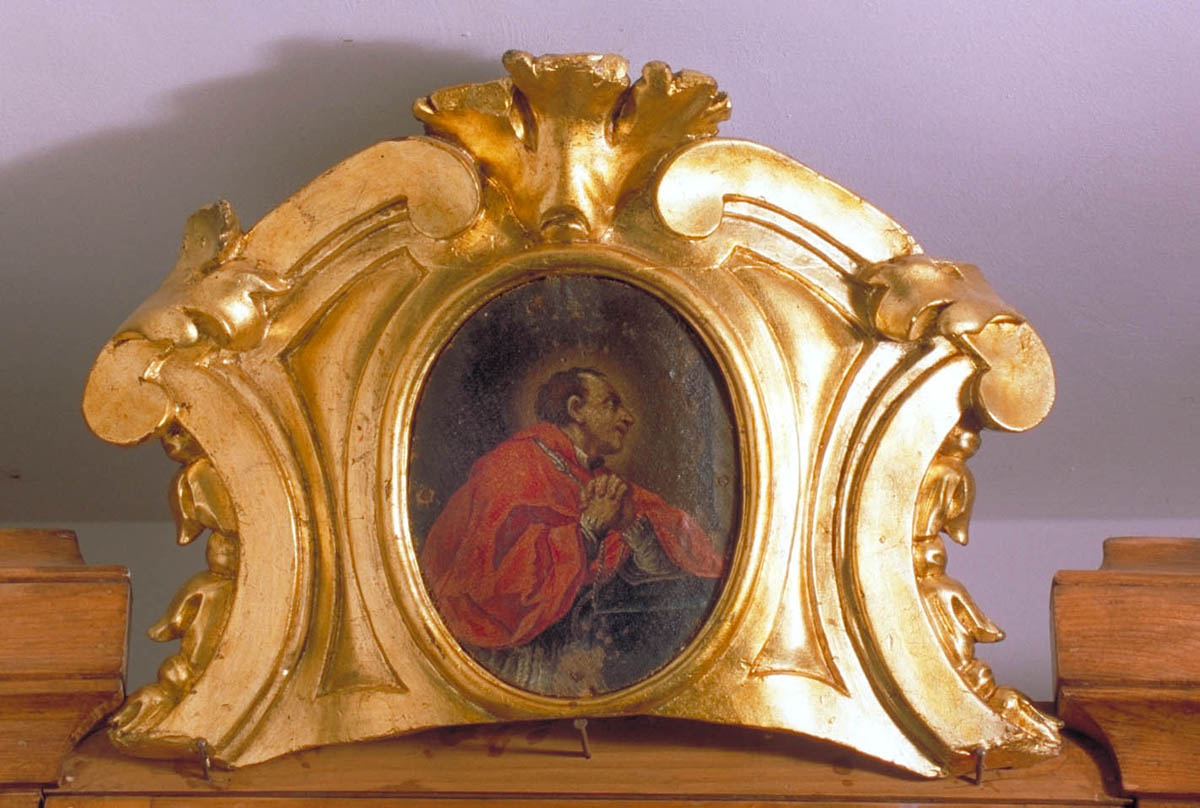 San Carlo Borromeo in adorazione della croce (cimasa) - bottega marchigiana (inizio sec. XVIII)